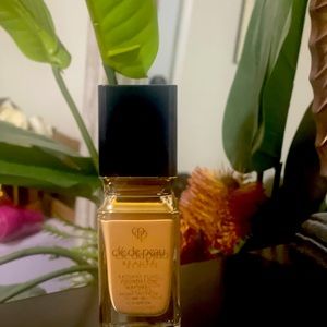 Cle de peau RADIANT FLUID FOUNDATION NATURAL SPF 25 B40 light tan beige w spf 25